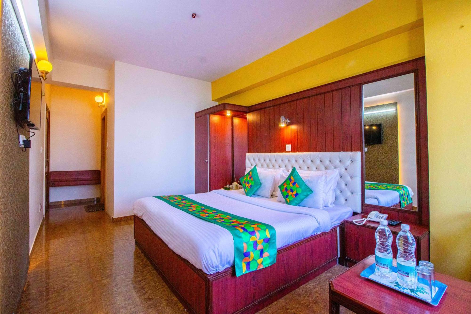 Treebo Varuna With Mountain View Shimla Ngoại thất bức ảnh