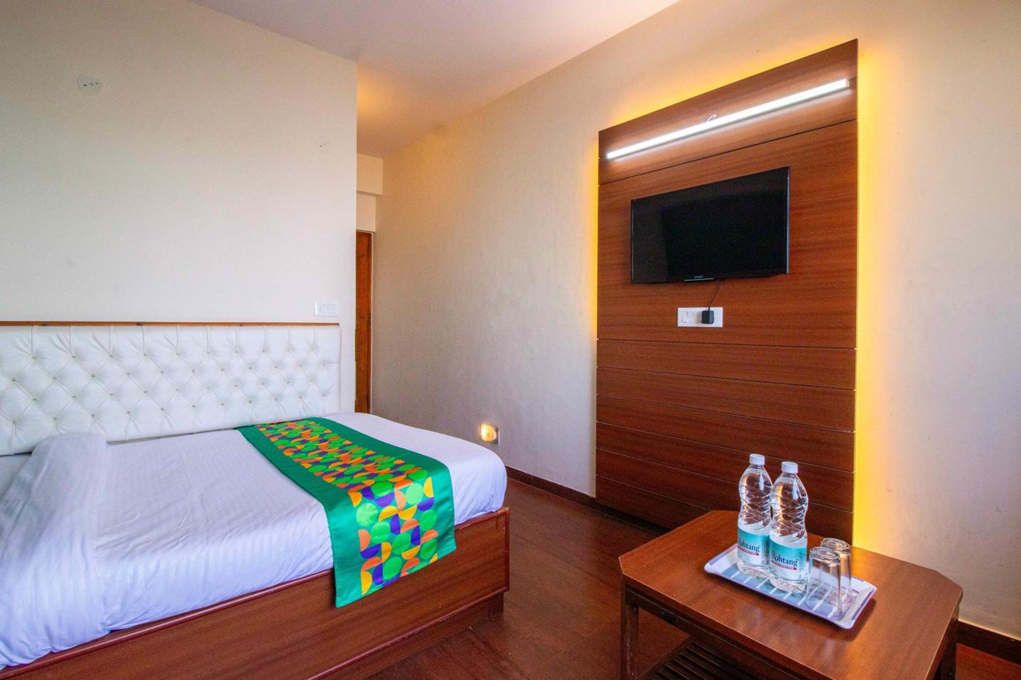 Treebo Varuna With Mountain View Shimla Ngoại thất bức ảnh